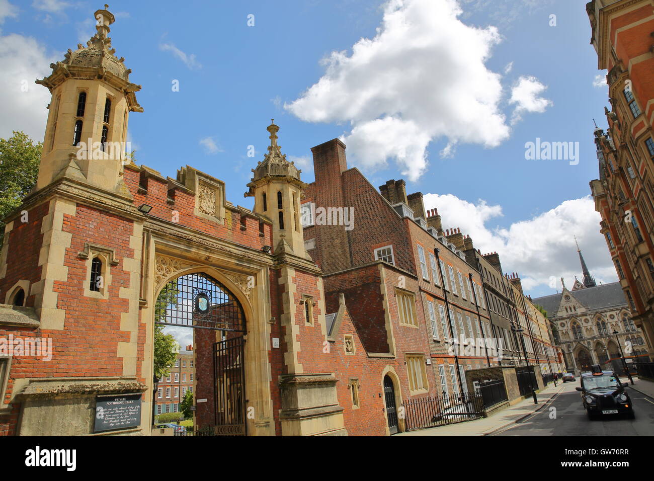 Gasthaus Lincolns: Blick auf einen Eingang von Lincoln es Inn Fields, London, Großbritannien Stockfoto