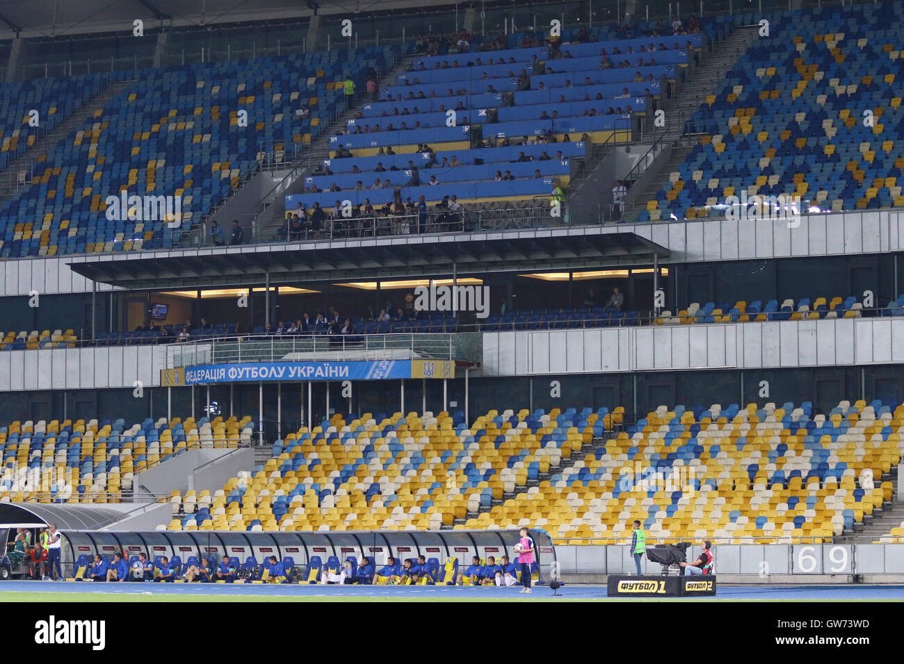 Leeren Tribünen der NSC Olympiastadion während der FIFA WM 2018 Qualifikationsspiel zwischen der Ukraine und Island Stockfoto