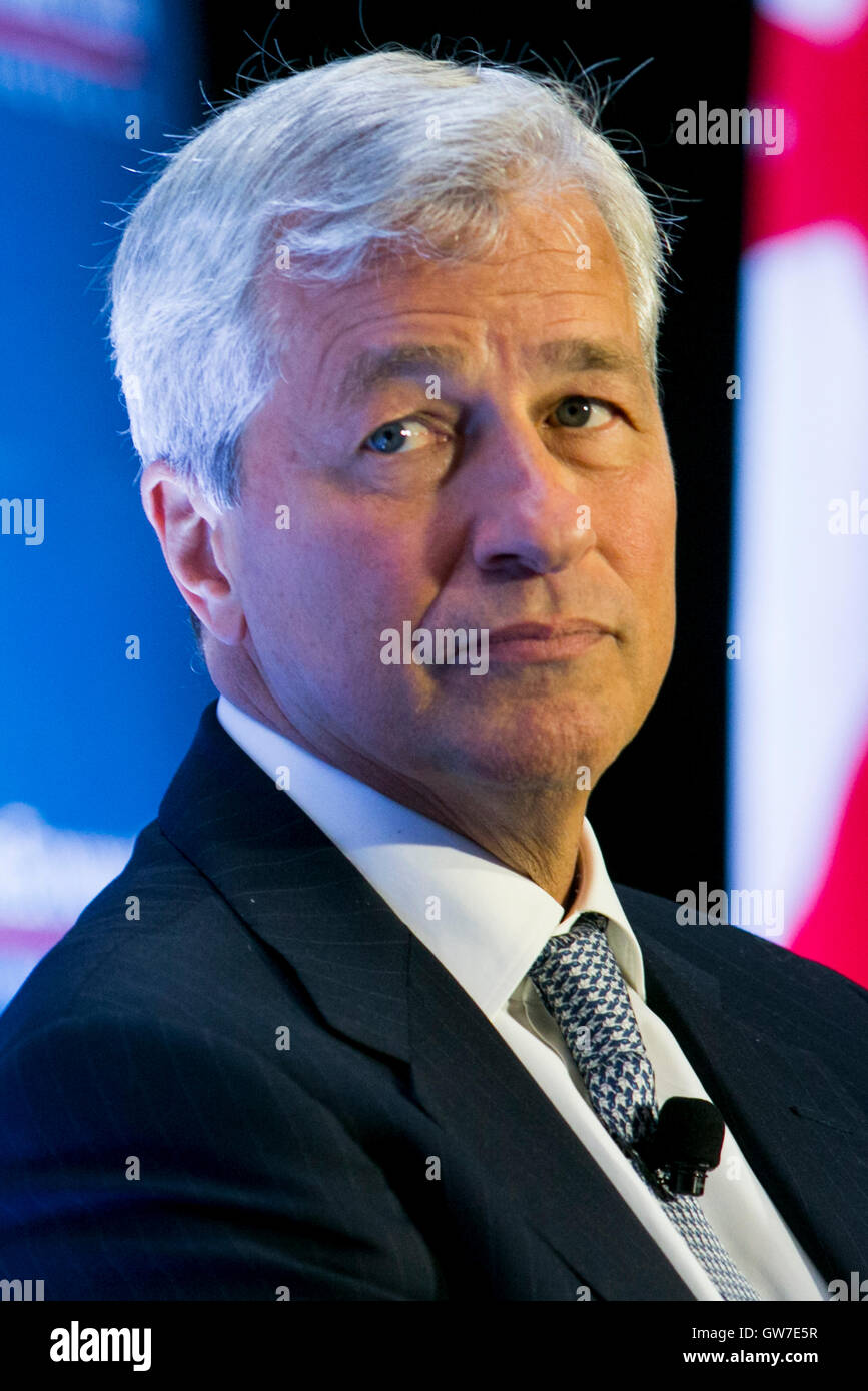 Washington DC, USA. 12. September 2016. Jamie Dimon, Chairman und CEO von JPMorgan Chase & Co. spricht bei einer Veranstaltung der Economic Club of Washington in Washington, D.C., am 12. September 2016. Bildnachweis: Kristoffer Tripplaar/Alamy Live-Nachrichten Stockfoto