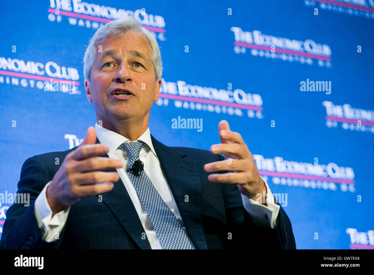 Washington DC, USA. 12. September 2016. Jamie Dimon, Chairman und CEO von JPMorgan Chase & Co. spricht bei einer Veranstaltung der Economic Club of Washington in Washington, D.C., am 12. September 2016. Bildnachweis: Kristoffer Tripplaar/Alamy Live-Nachrichten Stockfoto