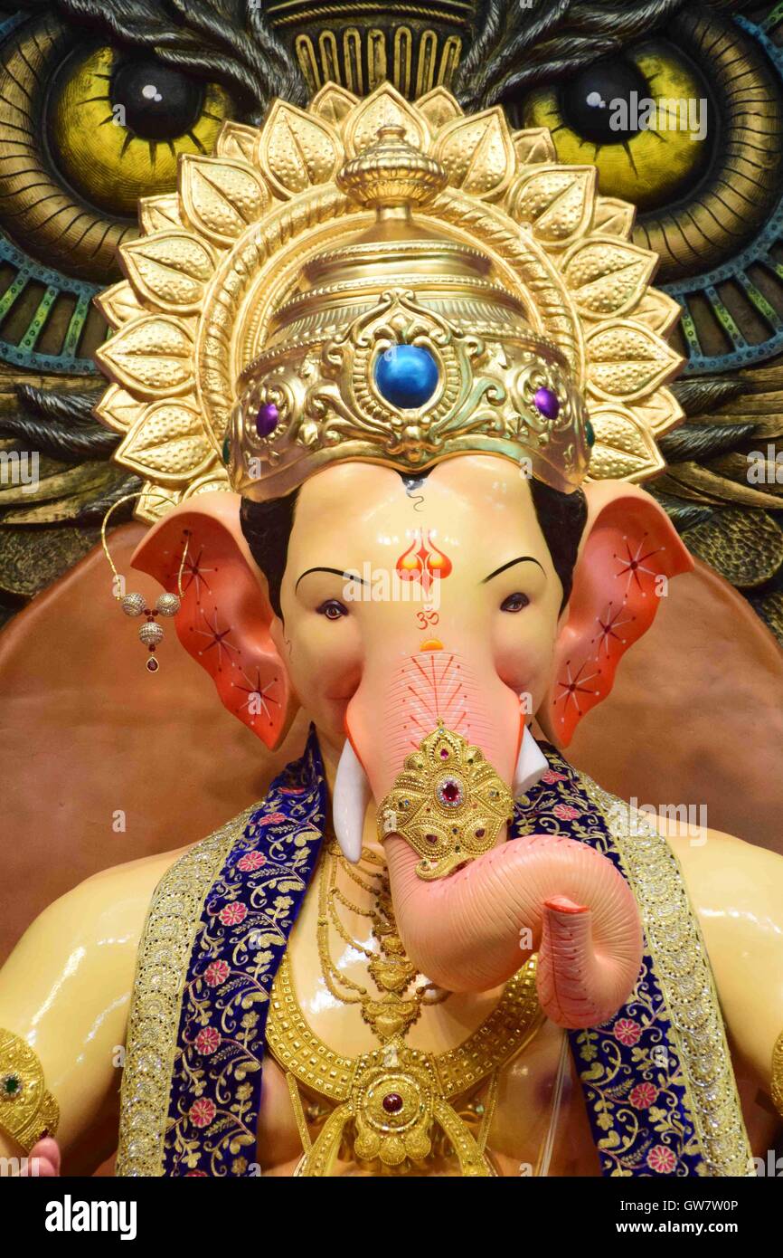 Lalbaugcha Raja Idol Hindu Gott Ganesh Sarvajanik Ganeshotsav Mandal Bombay Mumbai Maharashtra Indien Asien September 1,2016 Stockfoto