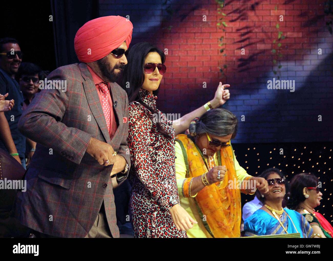 Bollywood-Schauspieler Katrina Kaif ehemaliger Cricket Spieler Navjot Singh Sidhu Komiker Ali Asgar Werbefilm Baar Baar Dekho Mumbai Stockfoto