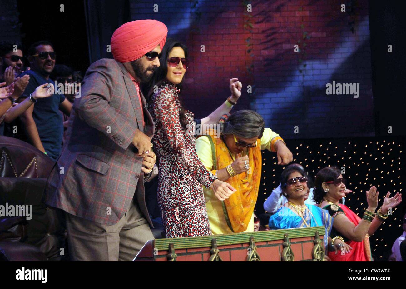 Bollywood-Schauspieler Katrina Kaif ehemaliger Cricket Spieler Navjot Singh Sidhu Komiker Ali Asgar Förderung lm Baar Baar Dekho Onmbai, Stockfoto