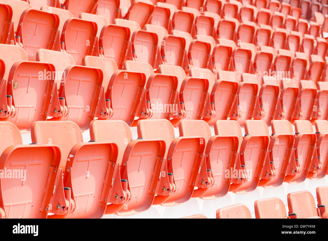 Amphitheater von orange Sitze Stockfoto