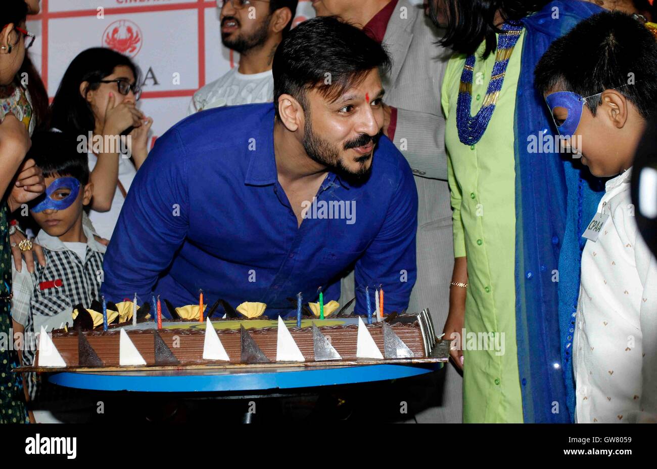 Bollywood-Schauspieler Vivek Oberoi Geburtstag Krebs betroffenen feiert Kinder Karneval Kinos CPAA Mumbai Stockfoto