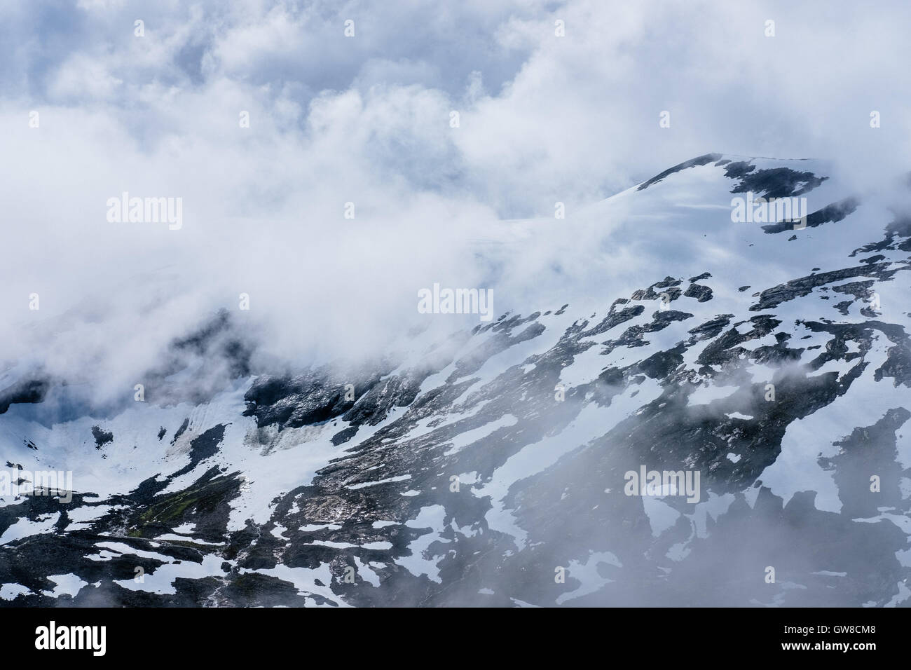 Berge, gesehen vom Berg Dalsnibba, Geiranger Fjord-Norwegen Stockfoto