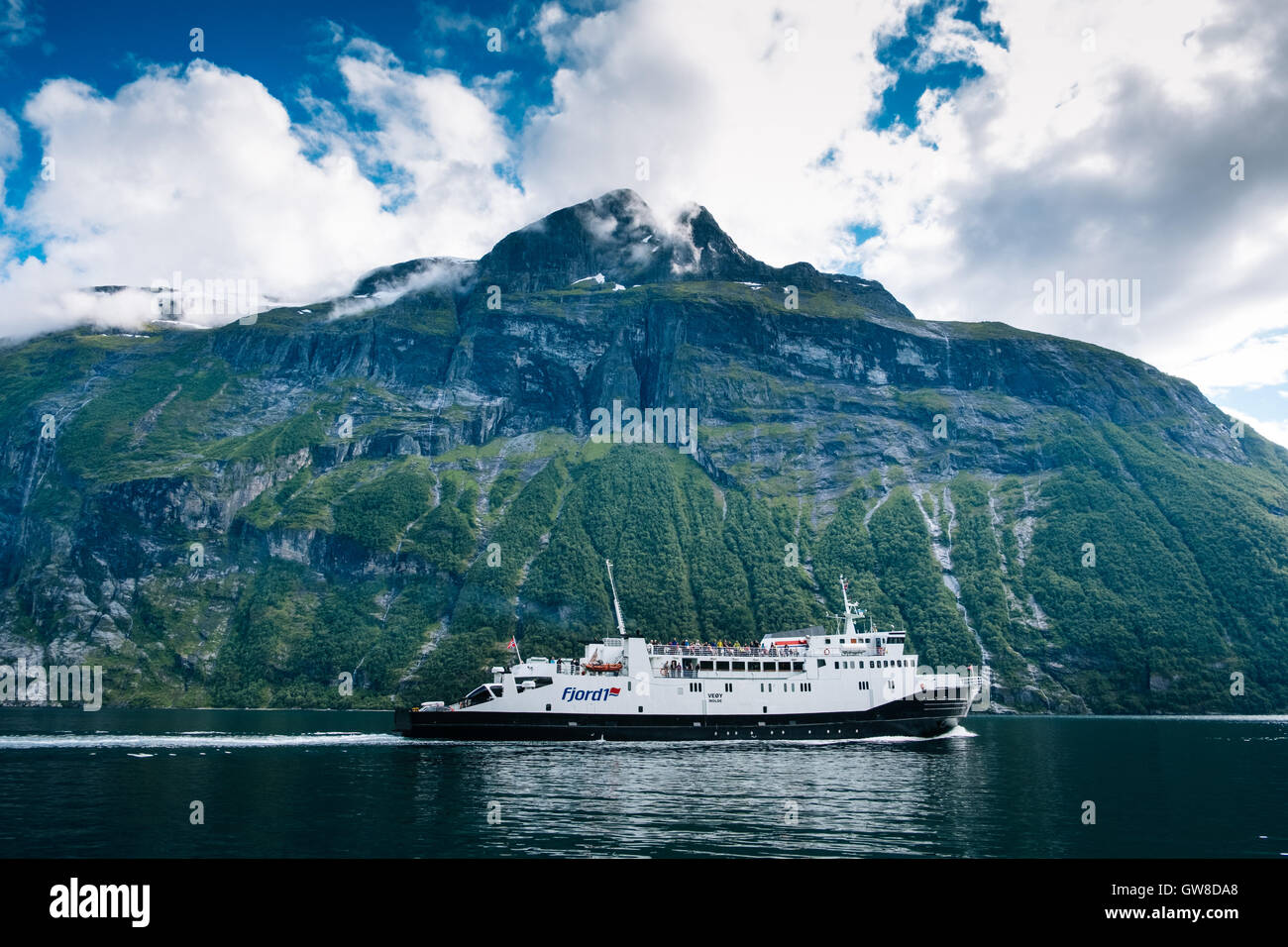 Passagier-Fähre in Geiranger Fjord, Norwegen Stockfoto