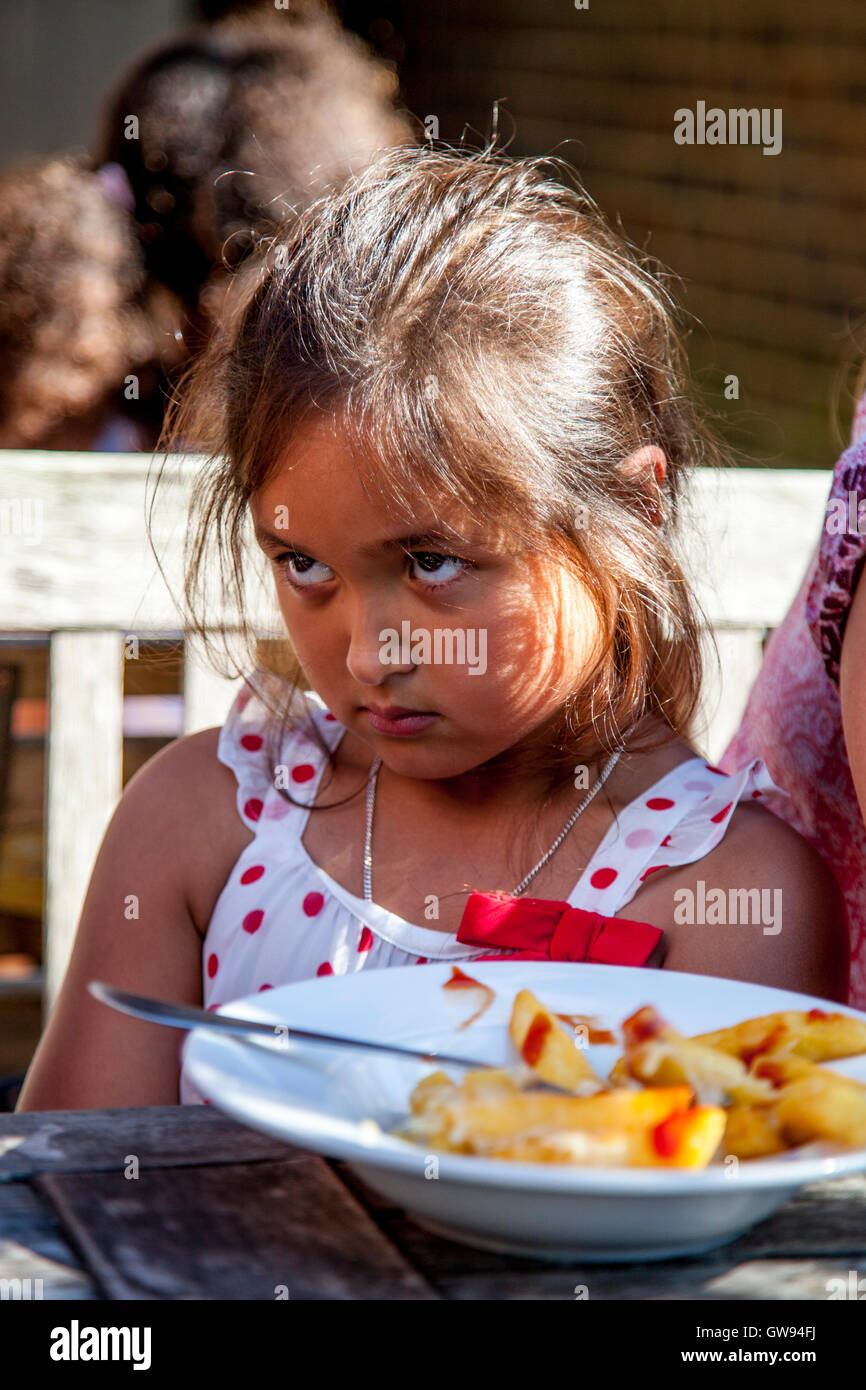 Ein unglückliches Kind, Brighton, Sussex, UK Stockfoto