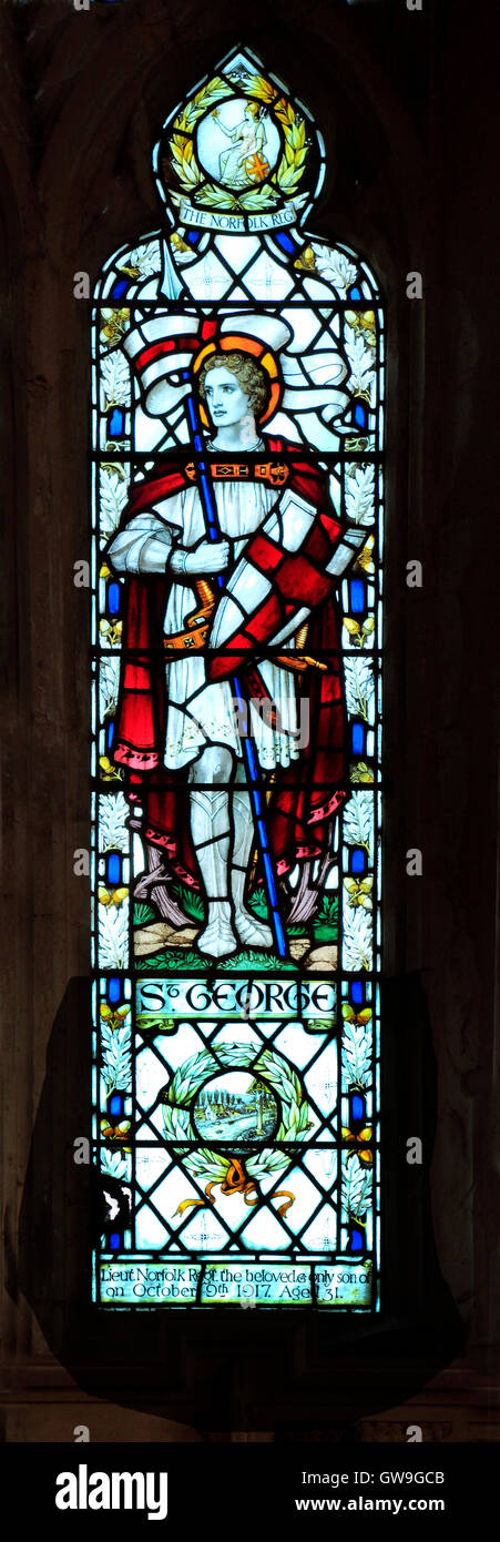 Cley nächsten Sea, Norfolk.  St. George, Glasfenster von J. Powell & Söhnen, 1917, Arts And Crafts Stil Stockfoto