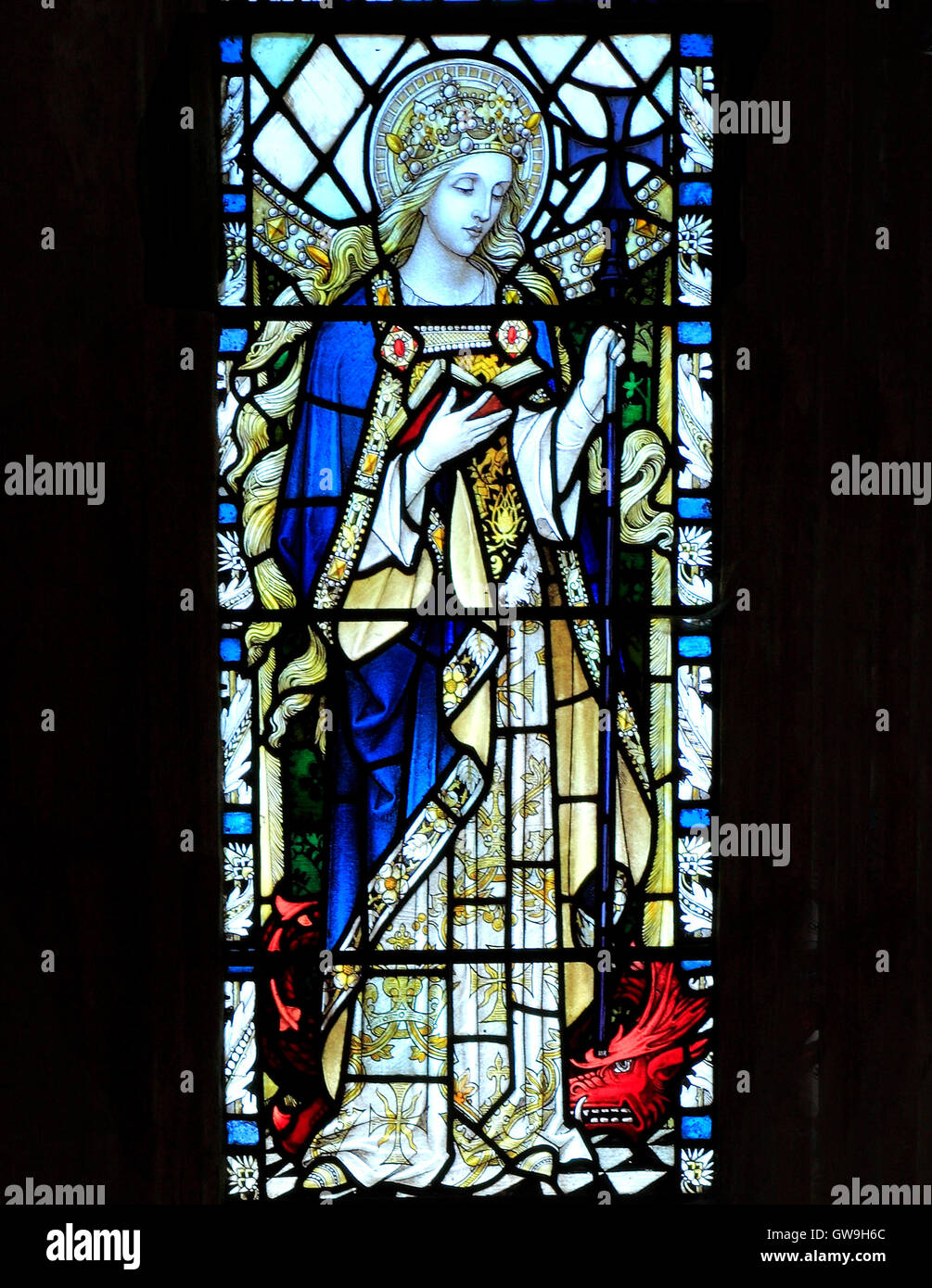 Cley nächsten Sea, Norfolk.  St. Margarete von Antiochia, Glasfenster von A.A.Orr, Englisch 1923, 20. Jahrhundert Windows Saint Stockfoto