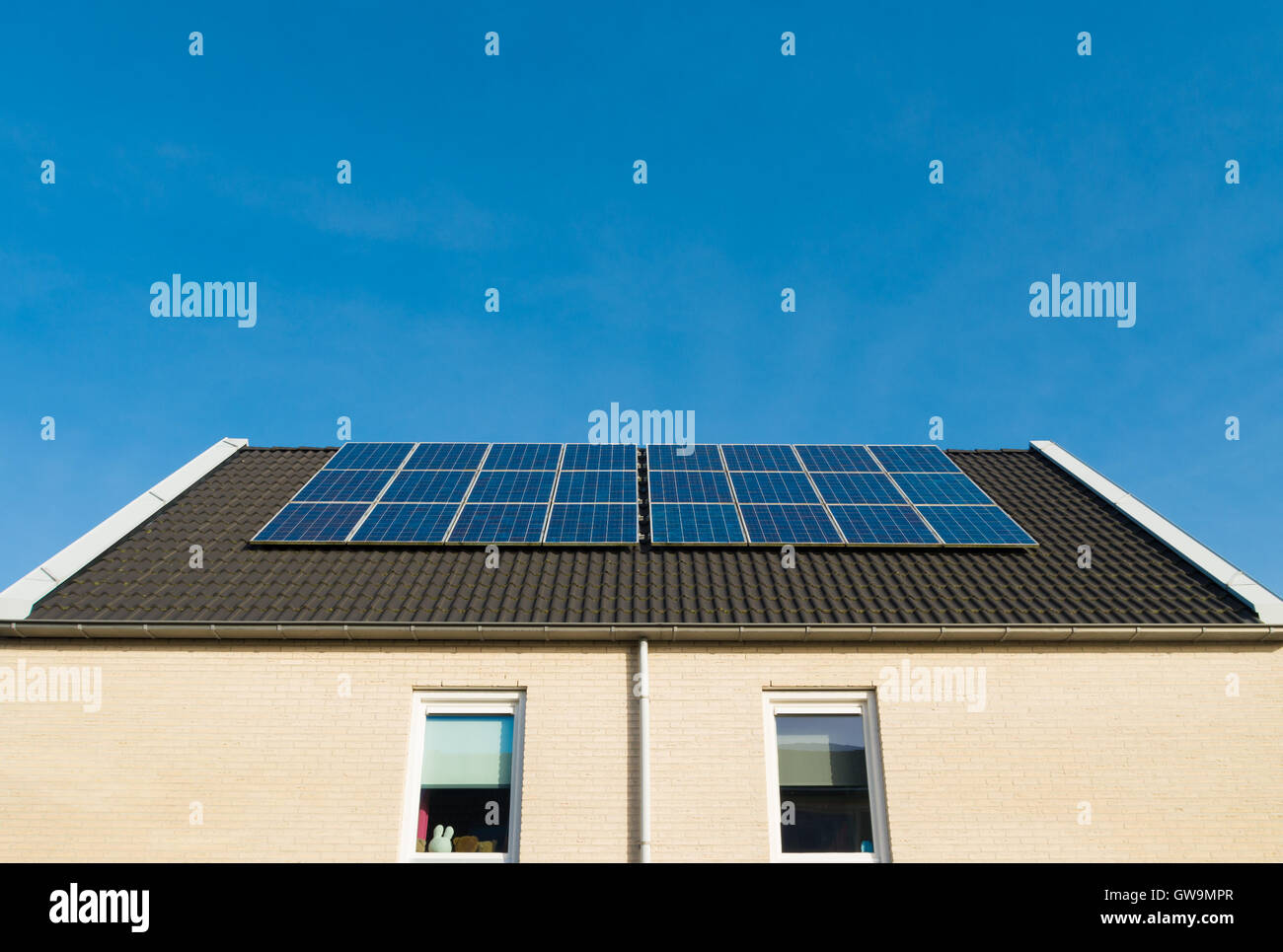 neu Häuser bauen mit Sonnenkollektoren in den Niederlanden Stockfoto