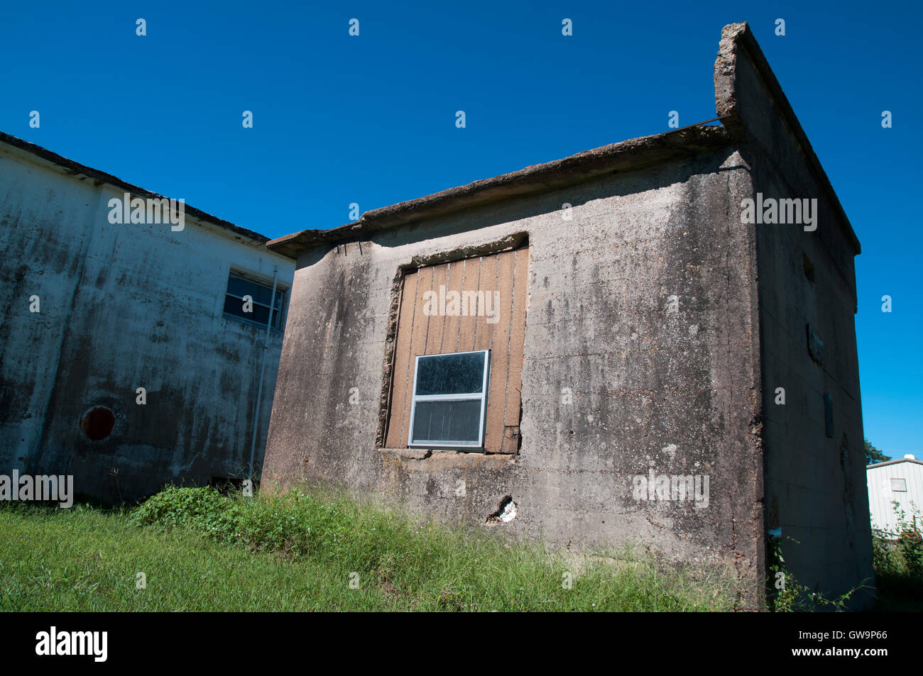 Halb ruiniert industrielle Gebäude. Stockfoto