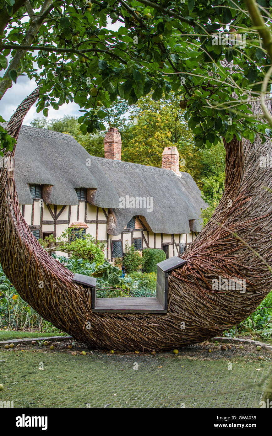Willow-Skulptur im Garten des Hauses tudor, Anne Hathaway, die Ehefrau von William Shakespeare geboren wurde. Stockfoto
