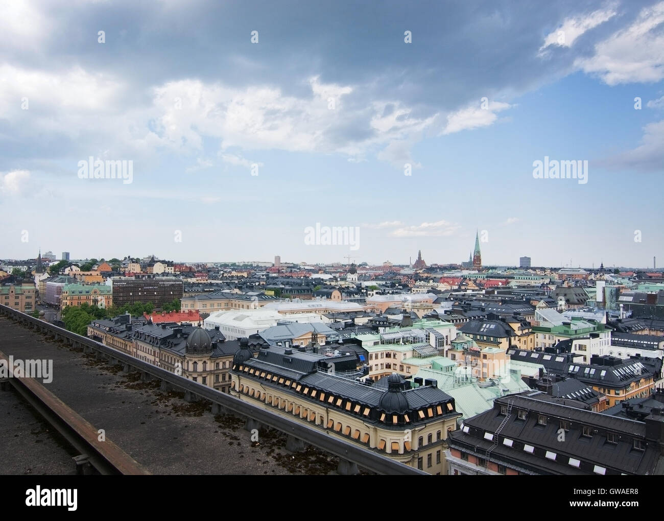 Hohen Winkel Stadtbild mit Hochhäuser und mittelalterliche Kirchen in Stockholm, Schweden am 3. Juni 2016. Stockfoto