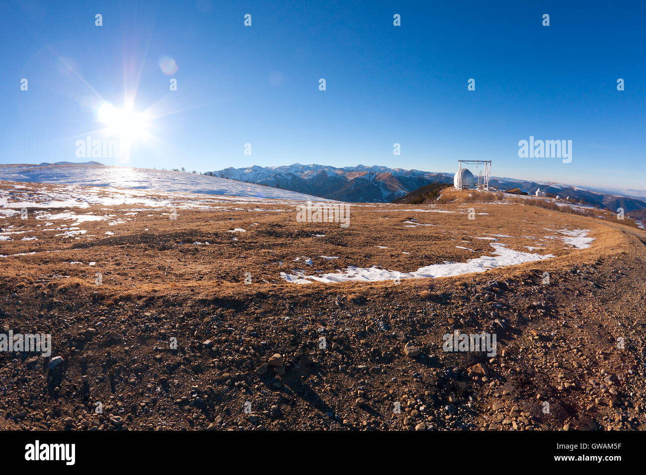 Spezielle Astrophysikalische Observatorium der russischen Akademie der Wissenschaften, gelegen in den Bergen (Kaukasus, Russland) auf 2000 m Höhe Stockfoto