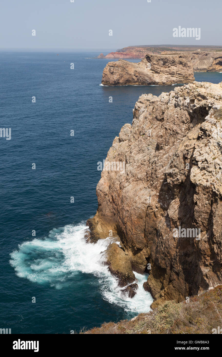Felsigen Atlantikküste in Süd West Point von Festland Europa, Kap St. Vincent, Algarve, Portugal Stockfoto