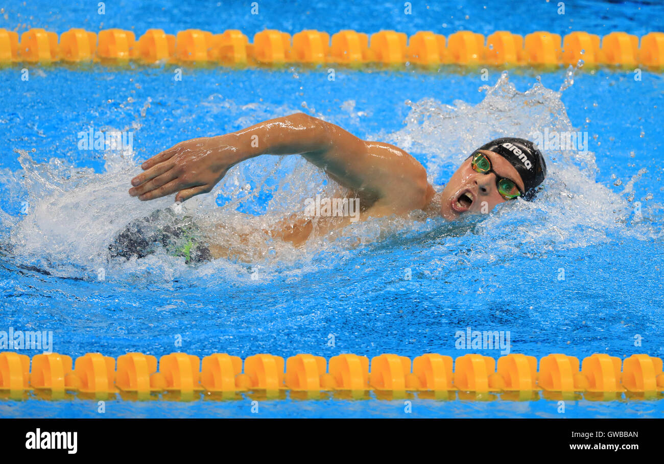 Weißrusslands Ihar Boki auf seinem Weg zum Sieg in der Herren 400-Meter-Freistil - final S13 Aquatics Olympiastadion während des fünften Tages der Rio Paralympischen Spiele 2016 in Rio De Janeiro, Brasilien. Stockfoto