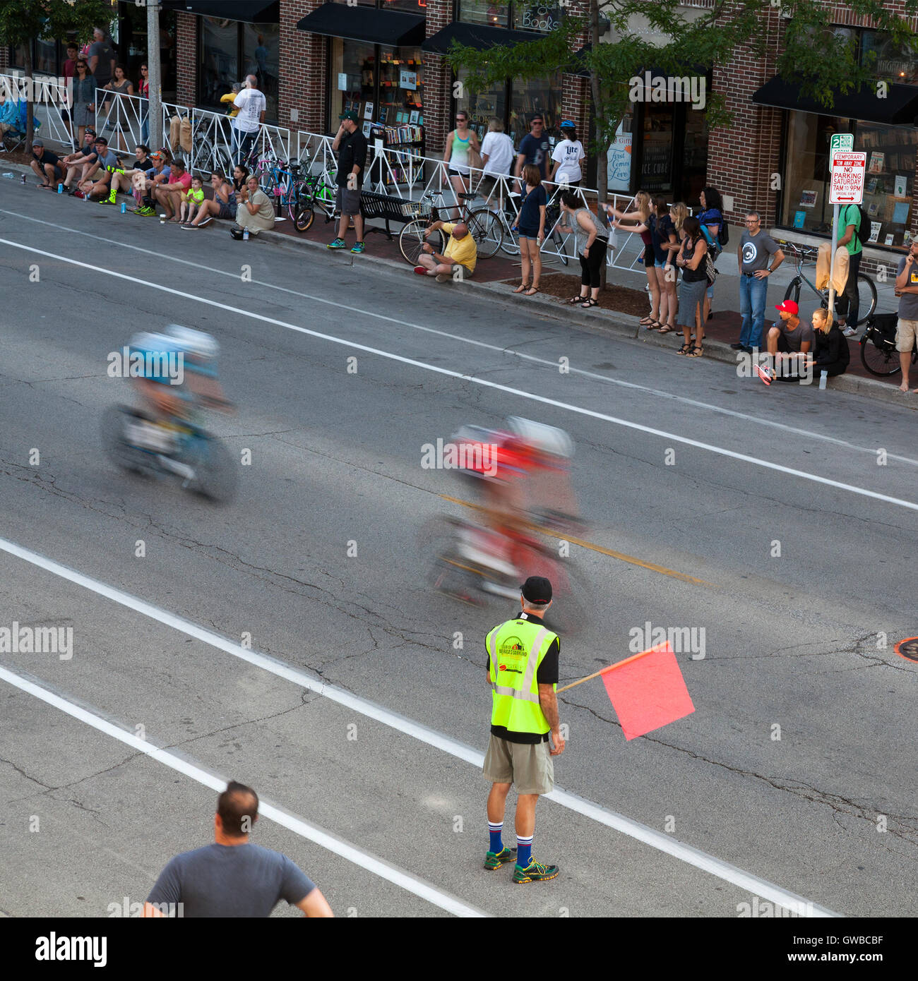 Der Wermutstropfen Avenue-Bike-Rennen in Milwaukee, Wisconsin ist eine jährliche Veranstaltung im Rahmen der Tour of America Dairyland. Stockfoto