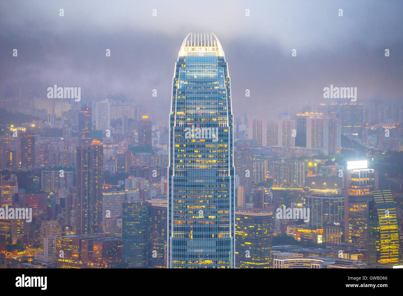 Nacht Blick auf Victoria Harbour auf Victoria Peak aus gesehen. Stockfoto