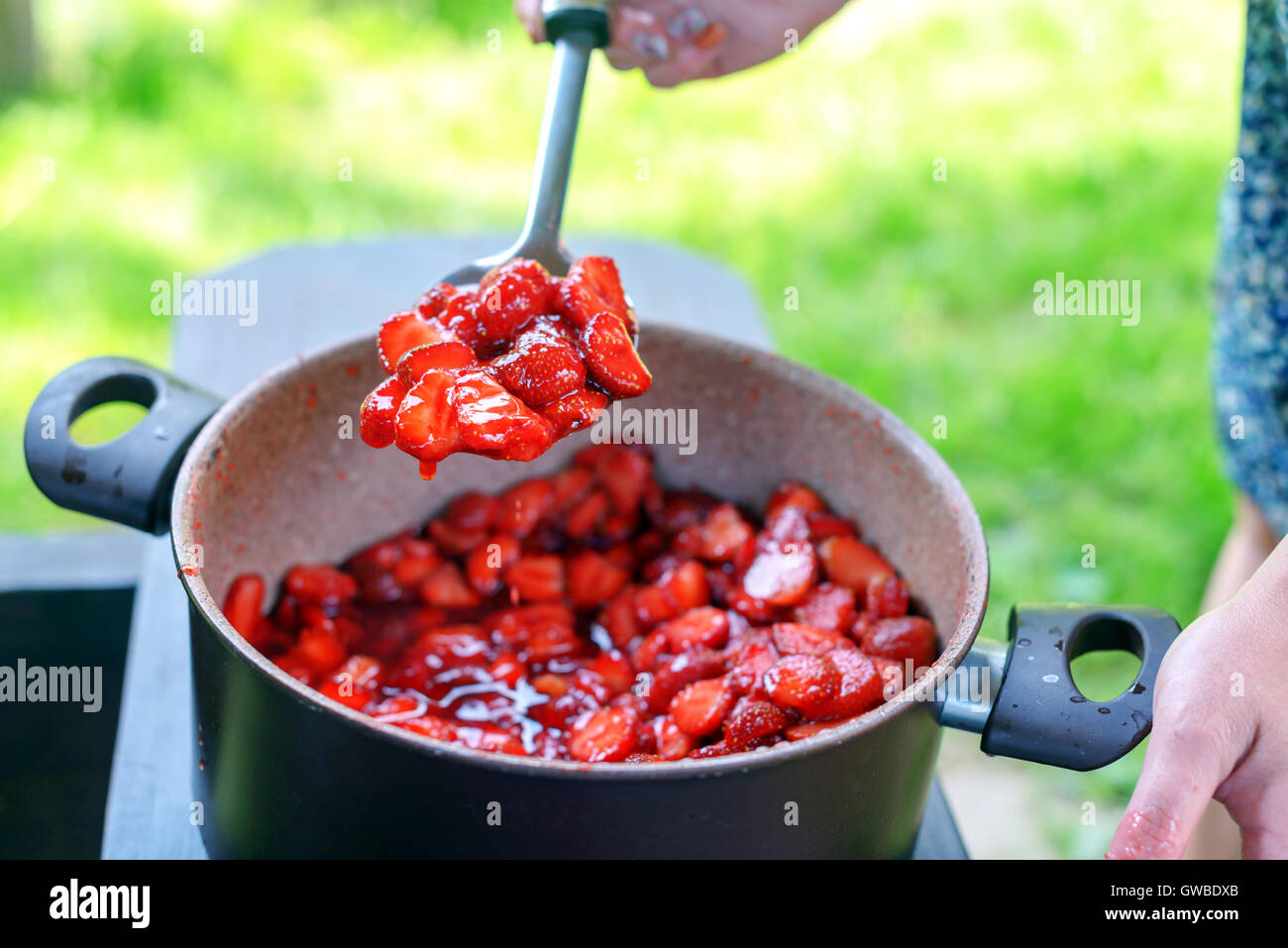 Erdbeere in Platte hautnah Stockfoto