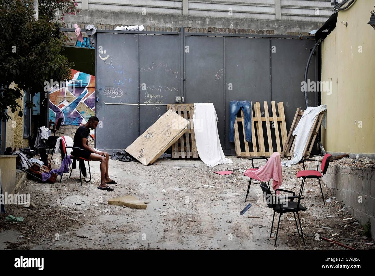 Italien, Rom, 6. September 2016: im stillgelegten Baobab Immigrant Center in Cupa Straße, die Anzahl der Gäste während der Woche inc Stockfoto