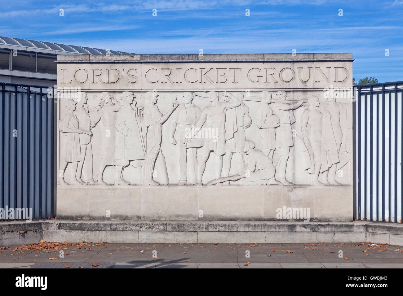 London St Johns Wood A Wall feiert das Spiel Cricket an Lords Cricket ground Stockfoto