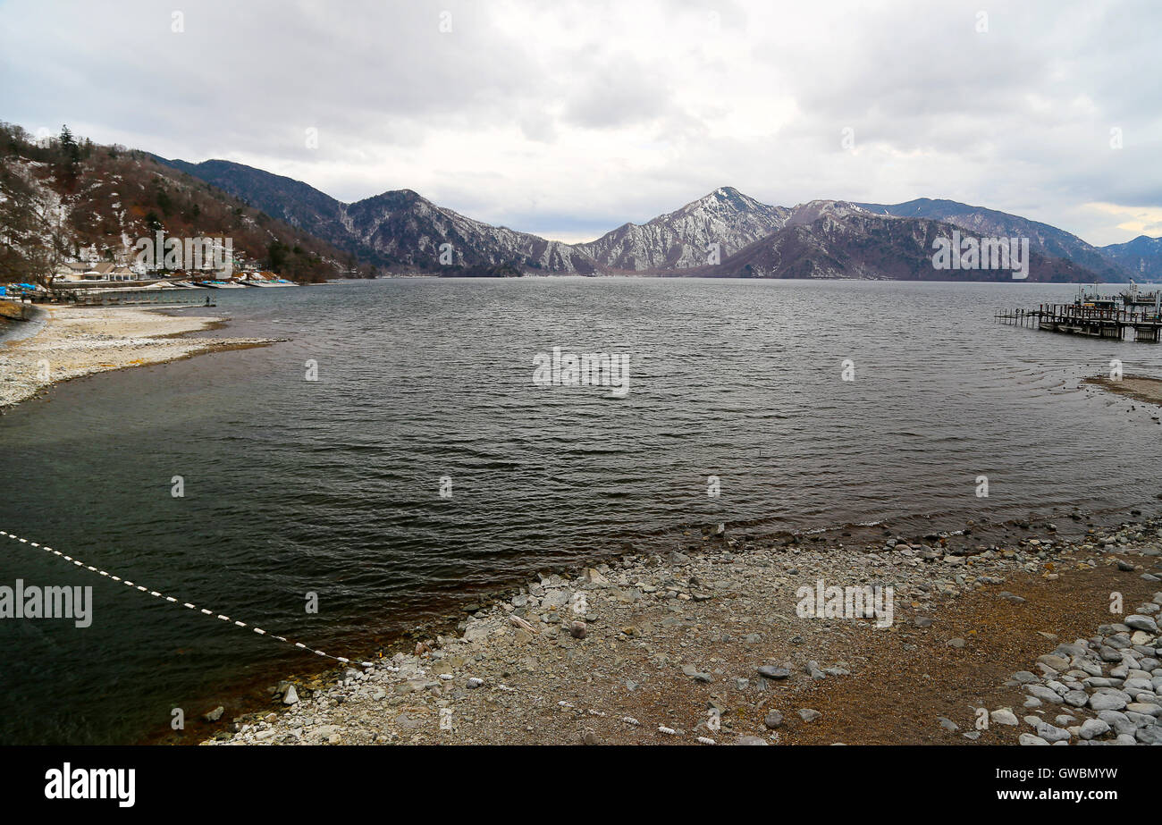 Chuzenji-See in der Nähe von Kegon Wasserfälle, Nikko, Japan. Stockfoto