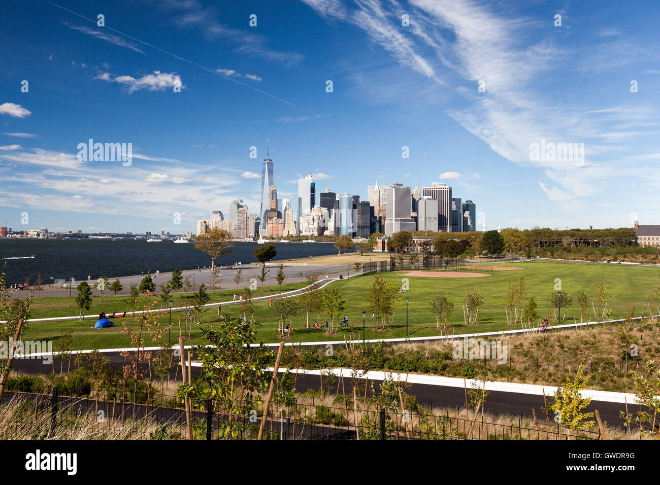 Blick auf Souther Manhattan Skyline von Governors Island Stockfoto