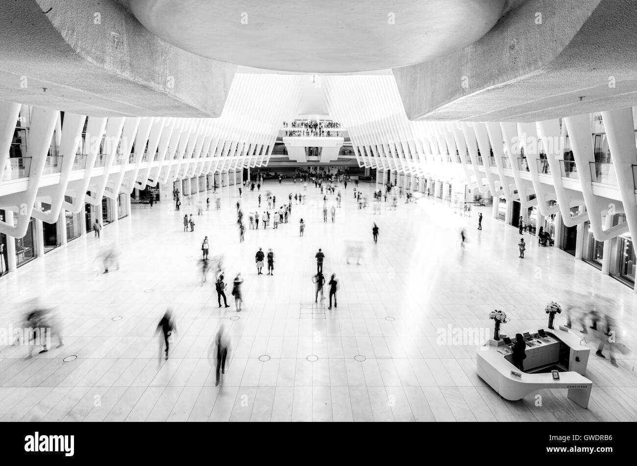Menschen, die zu Fuß in das Oculus, World Trade Center, New York Stockfoto