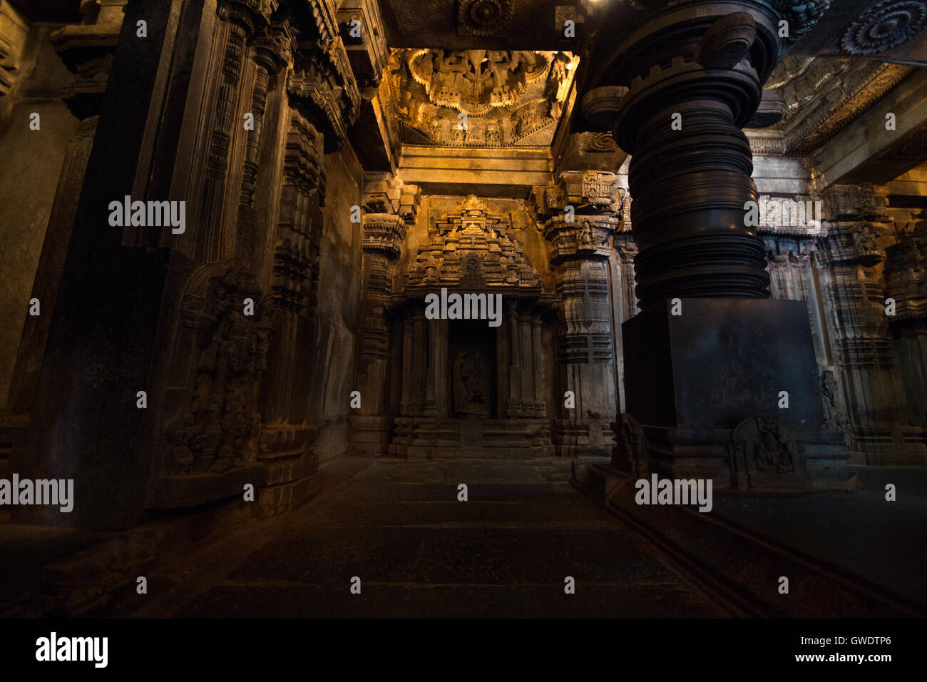 Innenansicht des Tempels. Heiligtum der Chennakesava Tempel, Somanathapura, Karnataka, Indien, Asien Stockfoto