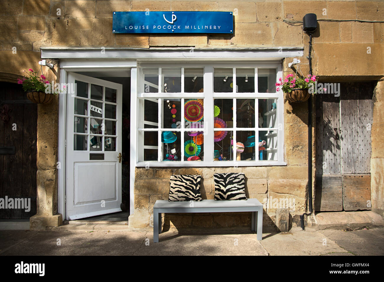 Louise Pocock Millinery Cotswold Hutgeschäft Chipping Campden Stockfoto