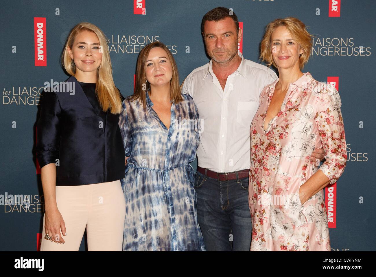 New York, NY, USA. 13. Sep, 2016. Birgitte Hjort Sorensen, Josie Rourke, Liev Schreiber, Janet McTeer innen für LES LIAISONS DANGEREUSES Broadway Cast Foto-Op, die neue 42nd Street, Inc. Studios, New York, NY 13. September 2016. Bildnachweis: Jason Smith/Everett Collection/Alamy Live-Nachrichten Stockfoto