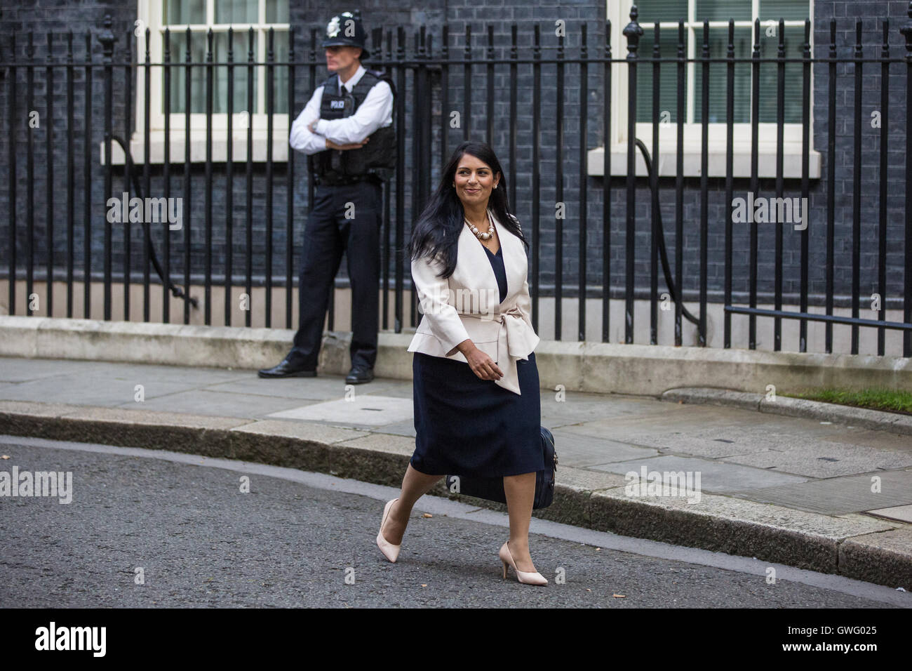 Priti Patel Mp Fotos Und Bildmaterial In Hoher Aufl sung Alamy priti-patel-mp-fotos-und-bildmaterial-in-hoher-aufl-sung-alamy