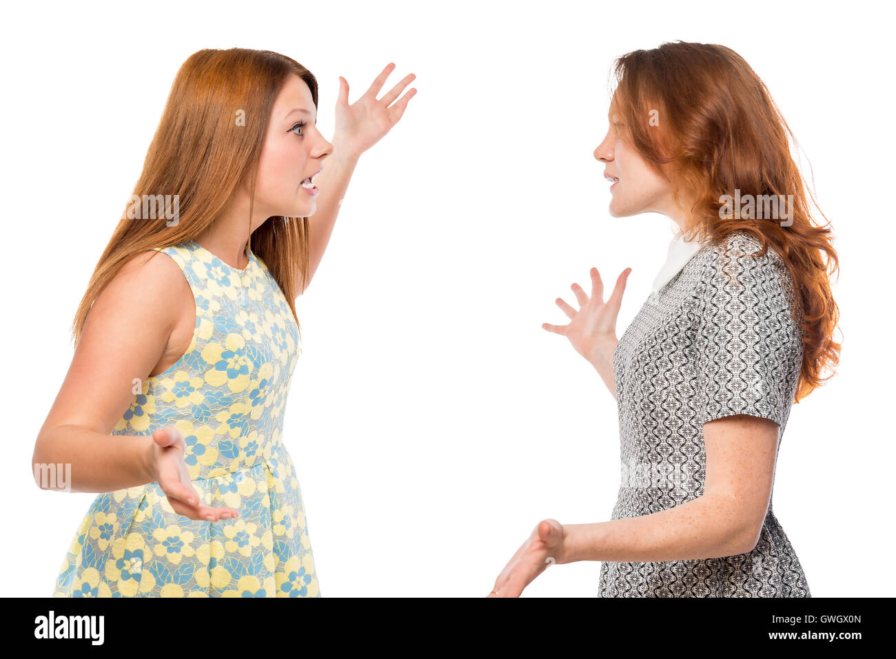 Zwei beste Freunde sind Streit und Geschrei auf weißem Hintergrund Stockfoto