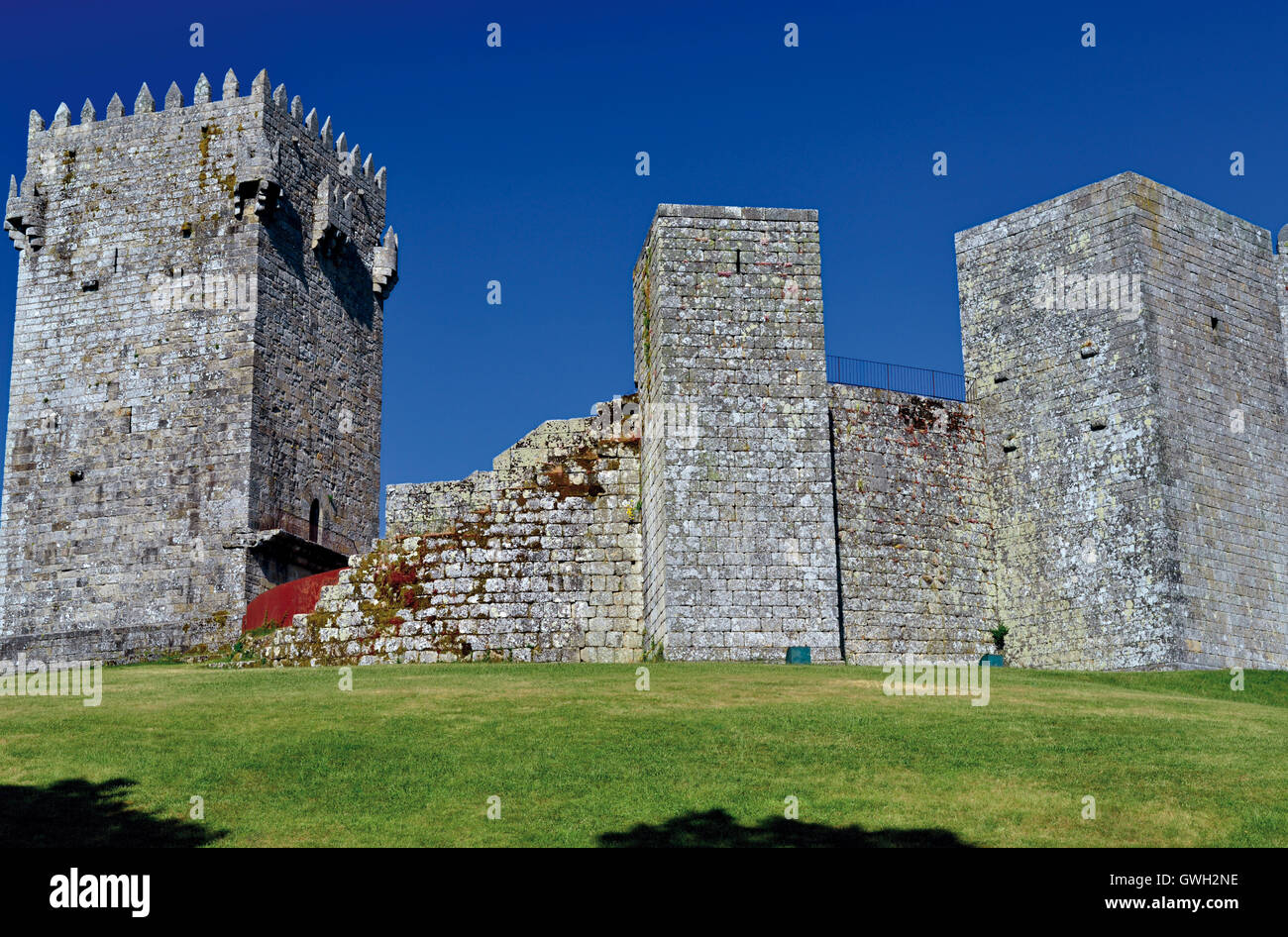 Portugal: Außenansicht des mittelalterlichen Schlosses von Montalegre Stockfoto