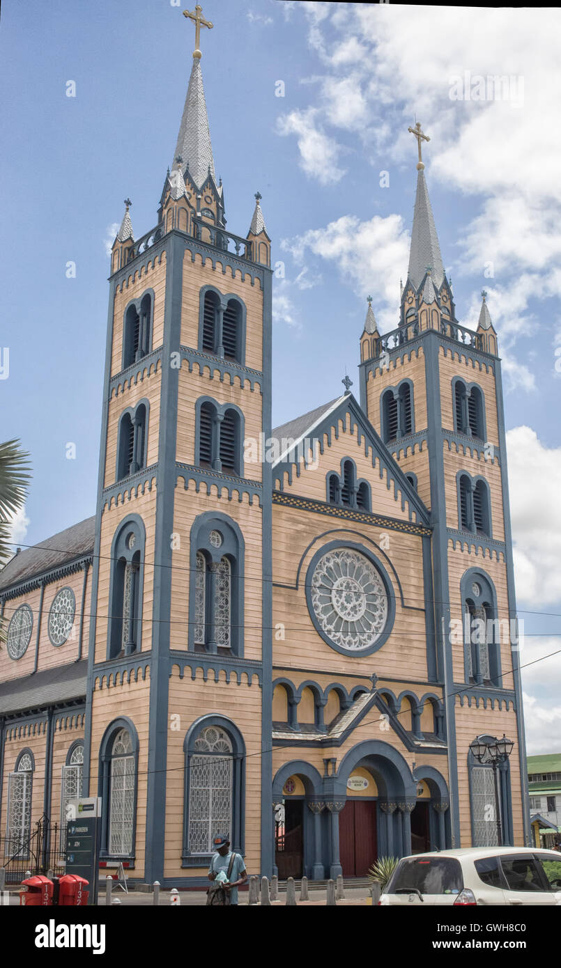 St. Petrus und Paulus Basiliek in der Innenstadt von Paramaribo Stockfoto