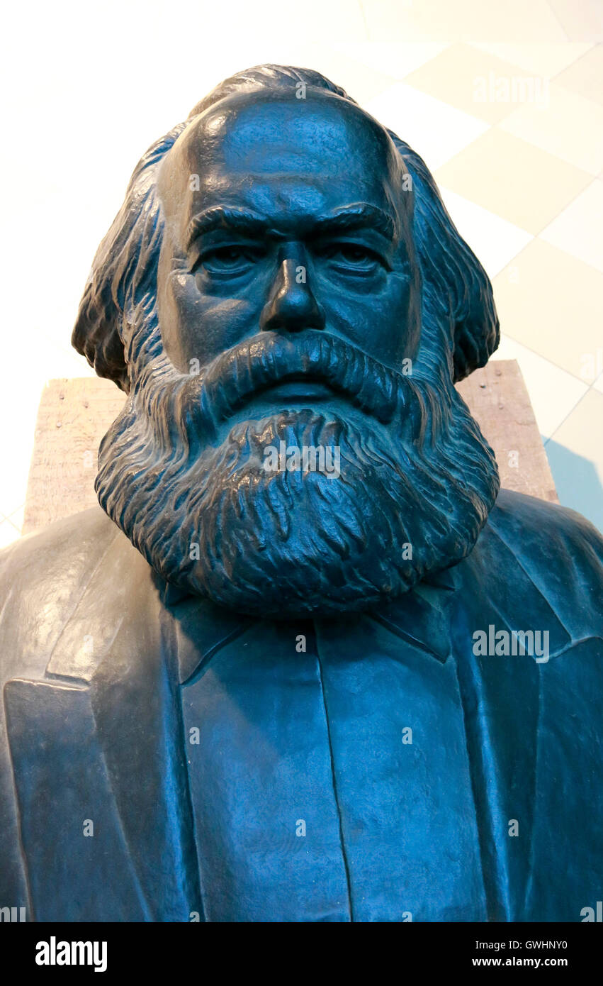 Skulptur: Karl Marx, Humboldt Universität, Berlin. Stockfoto