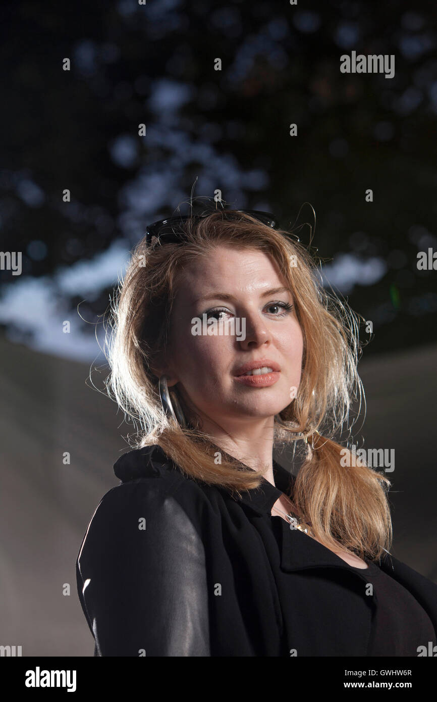 Zoe Howe, Musikschriftsteller und Sender, auf dem Edinburgh International Book Festival. Edinburgh, Schottland. 29. August 2016 Stockfoto