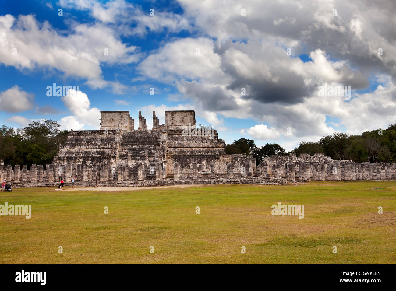 Halle der Tausend Säulen - Spalten in Chichen Itza, Mexiko Stockfoto