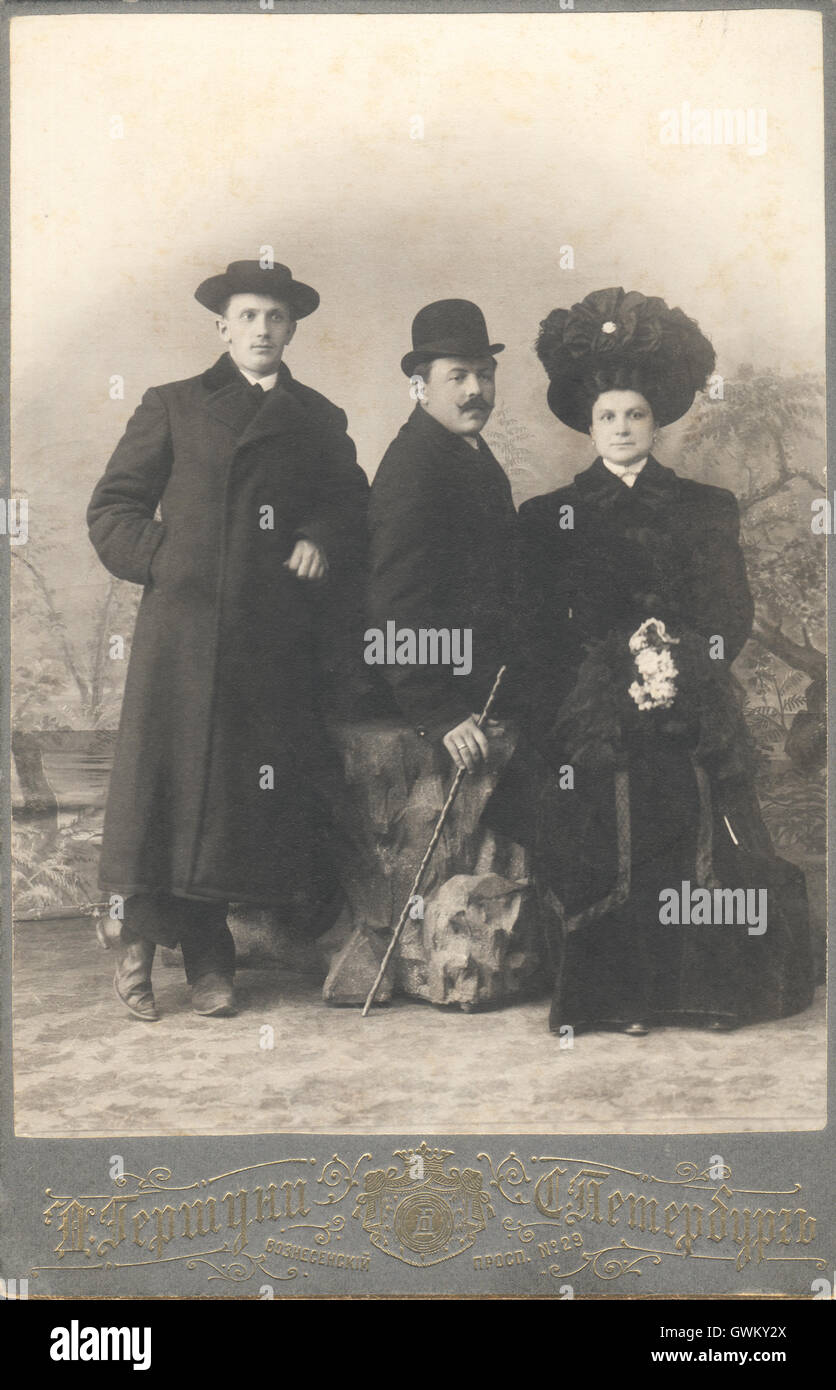 Vintage Gruppenbild des späten 19. Jahrhunderts - Anfang des 20. Jahrhunderts. Fotograf David Abramovich Gershuni, Russland, Sankt Petersburg Stockfoto