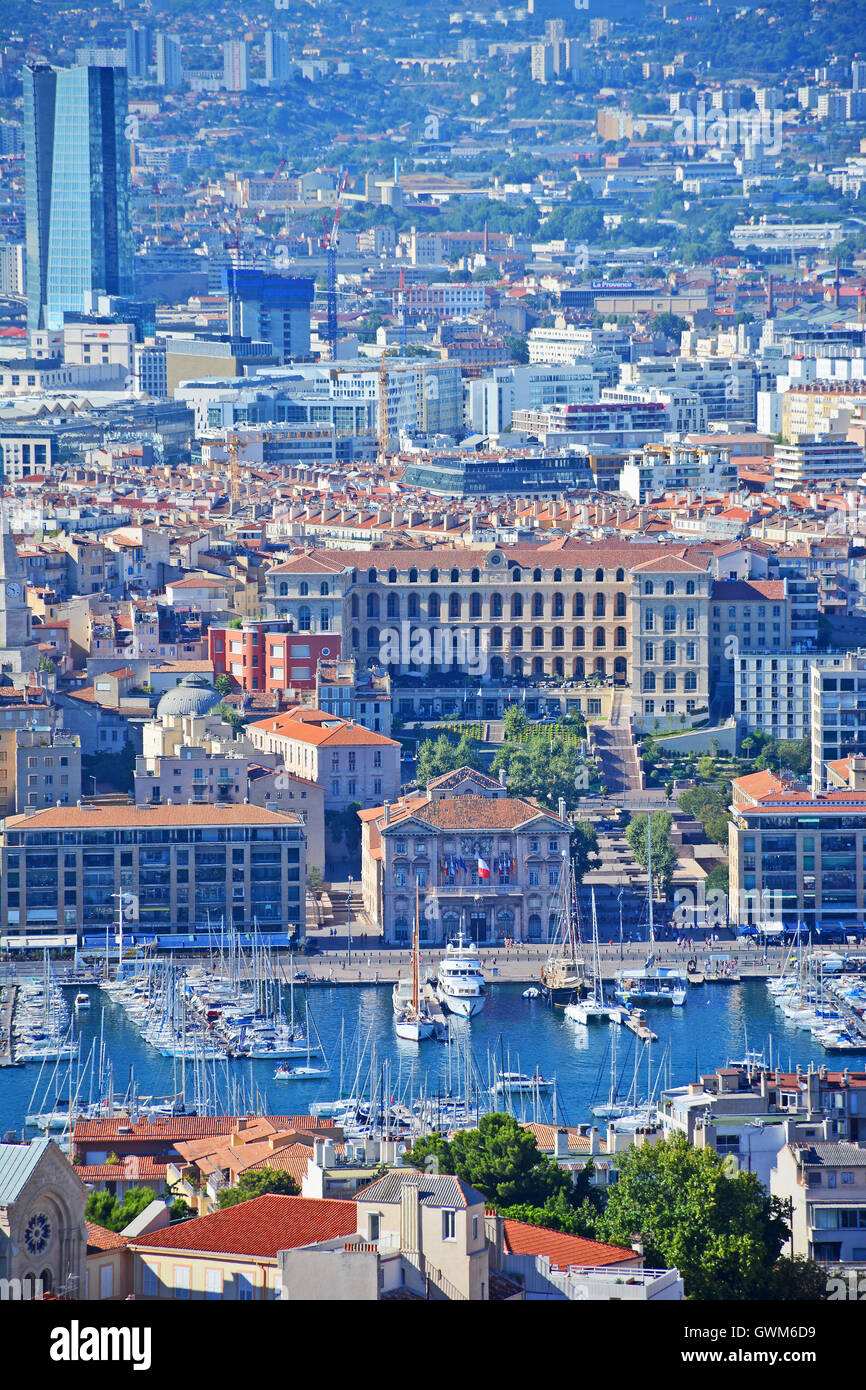 Blick auf den alten Hafen Marseille Bouches-du-Rhone Frankreich Stockfoto