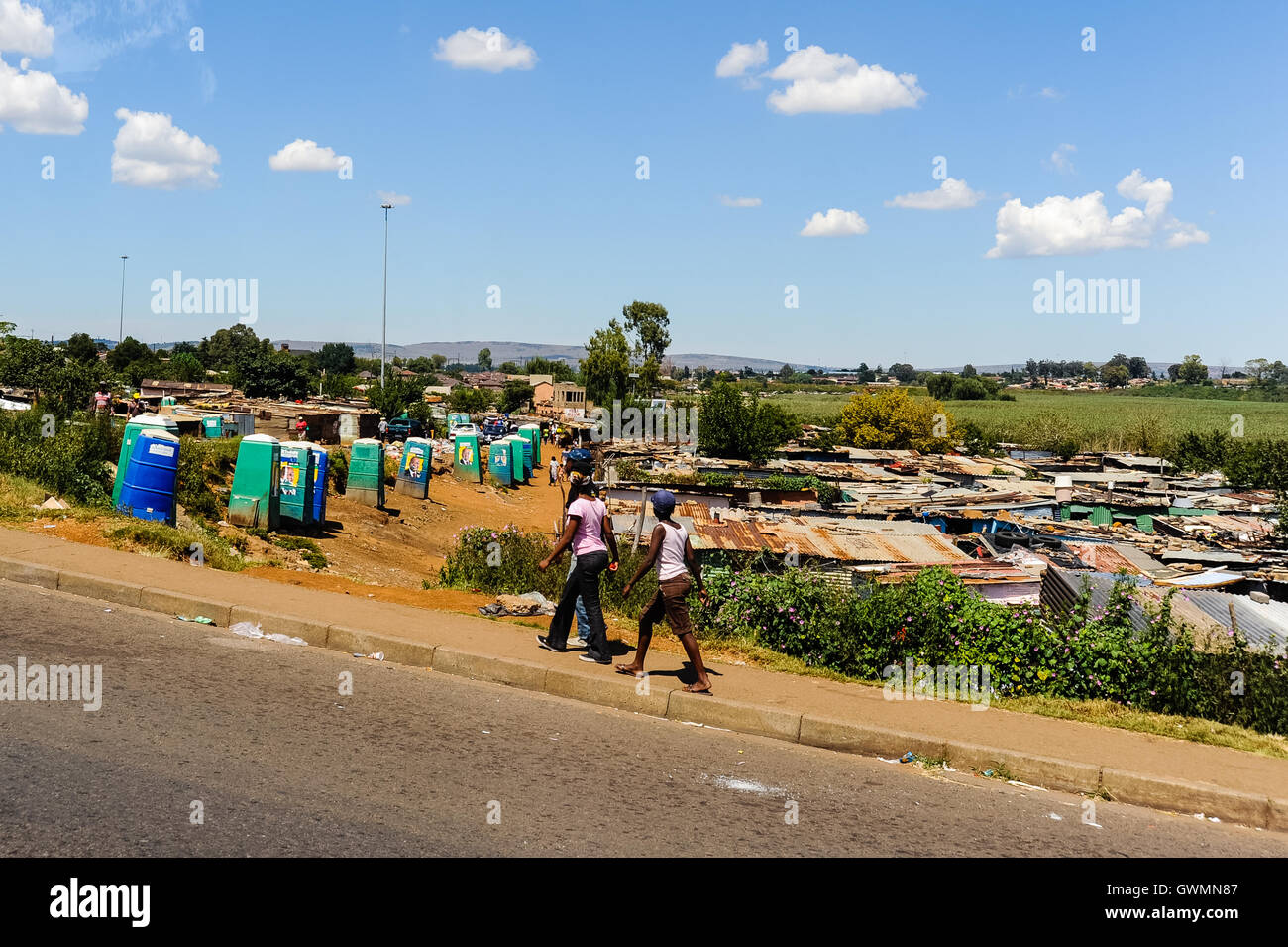 Elendsviertel. Soweto ist ein Vorort von Johannesburg, Südafrika, kurz für South Western Township. Ein Symbol des Aufstandes gegen die Apartheid. Stockfoto