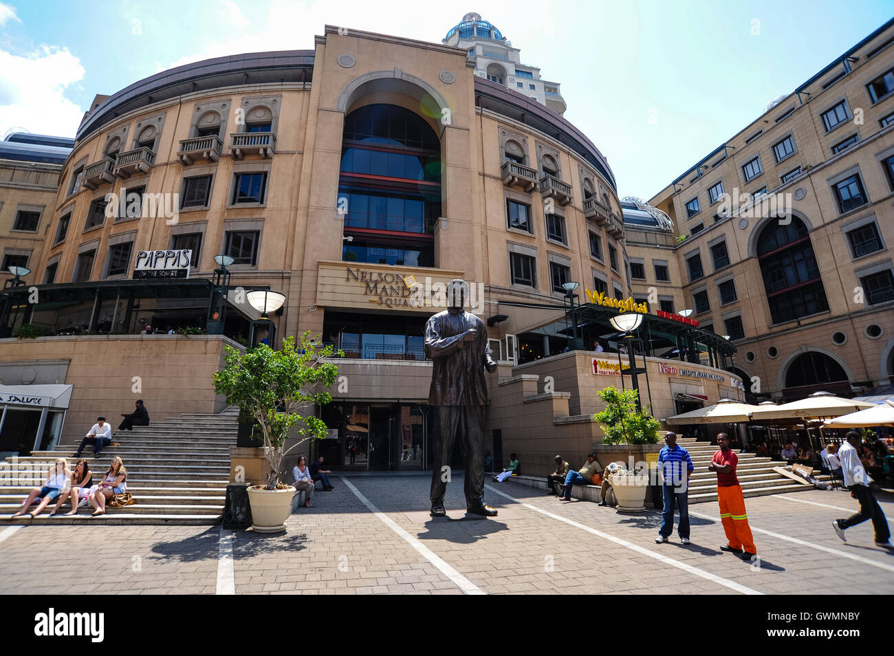 Nelson Mandela Square in Sandton, einem reichen Vorort nach Johannesburg, die größte Stadt in Südafrika. Stockfoto