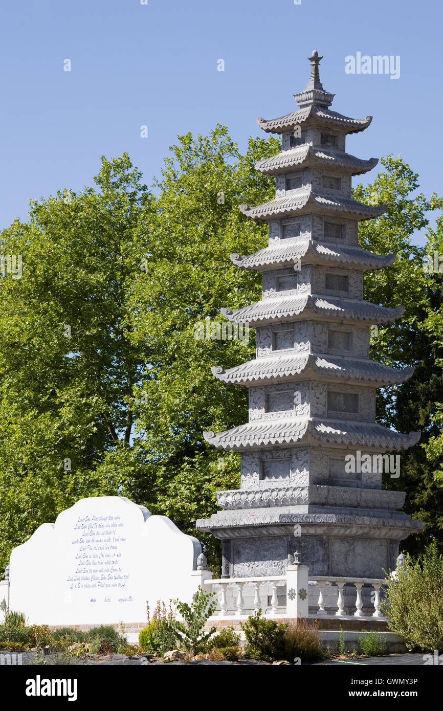 Grundstück am Tung Lam Linh, einem buddhistischen Retreat Center in der Nähe von Rancon, Frankreich. Stockfoto