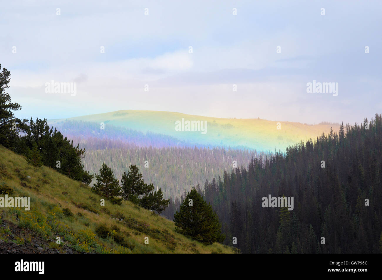 South Fork Colorado - Berge und Regenbogen Stockfoto