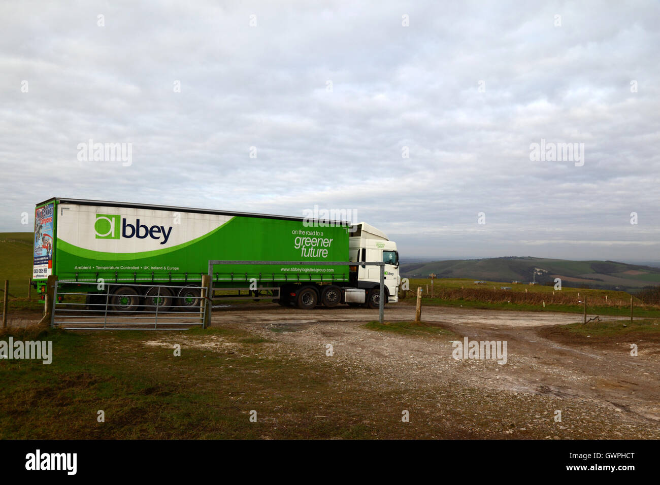 Abtei Logistics Group Limited LKW bei Firle Beacon, South Downs National Park, East Sussex, England, UK Stockfoto