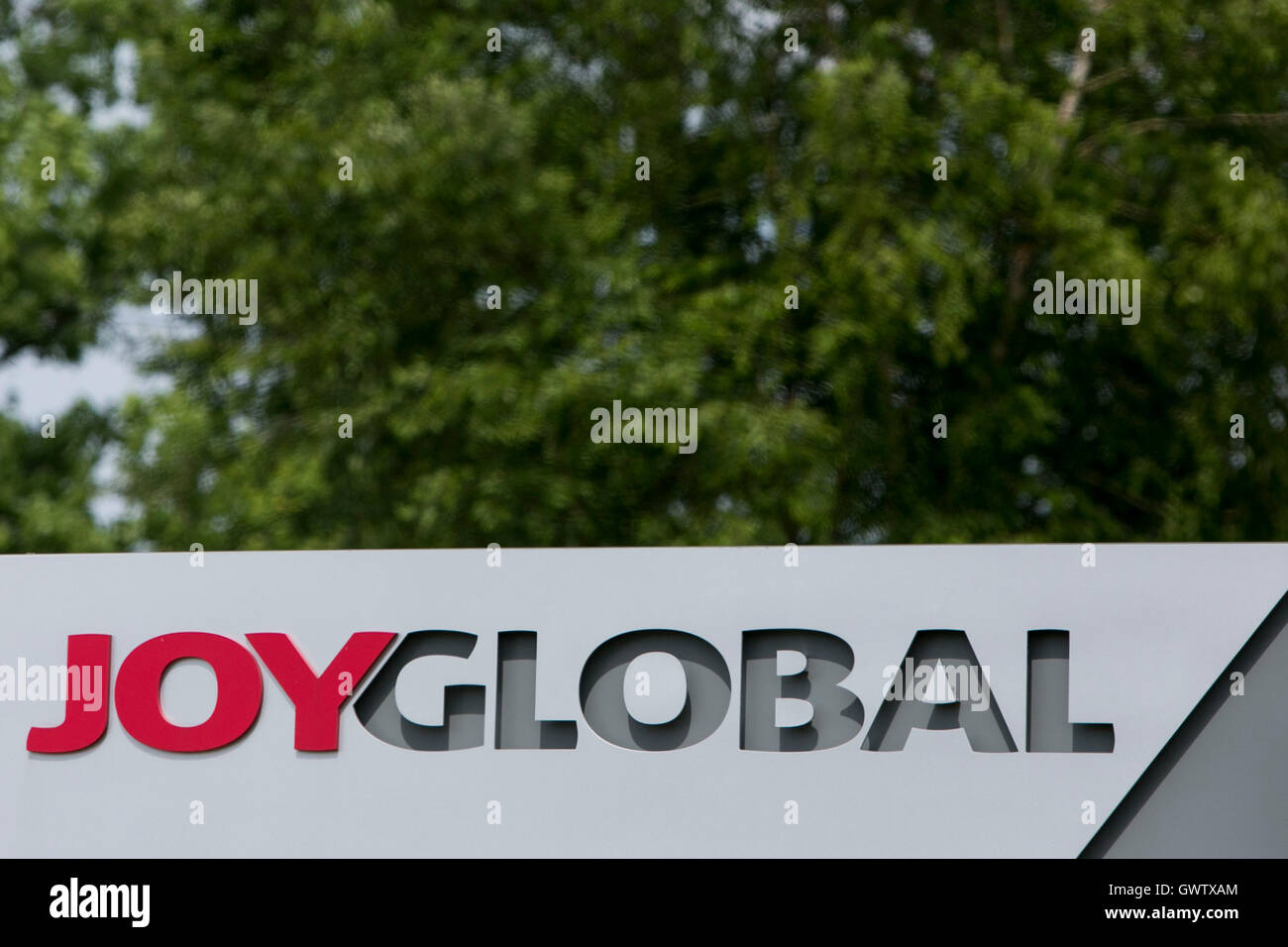 Ein Logo Zeichen außerhalb einer Einrichtung Joy Global, Inc., in Cleveland, Ohio am 21. Juli 2016. Stockfoto