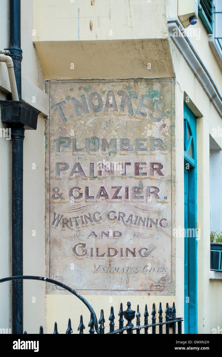 Alte bemalte Wand Anzeige Croft Street Hastings Altstadt Sussex Stockfoto