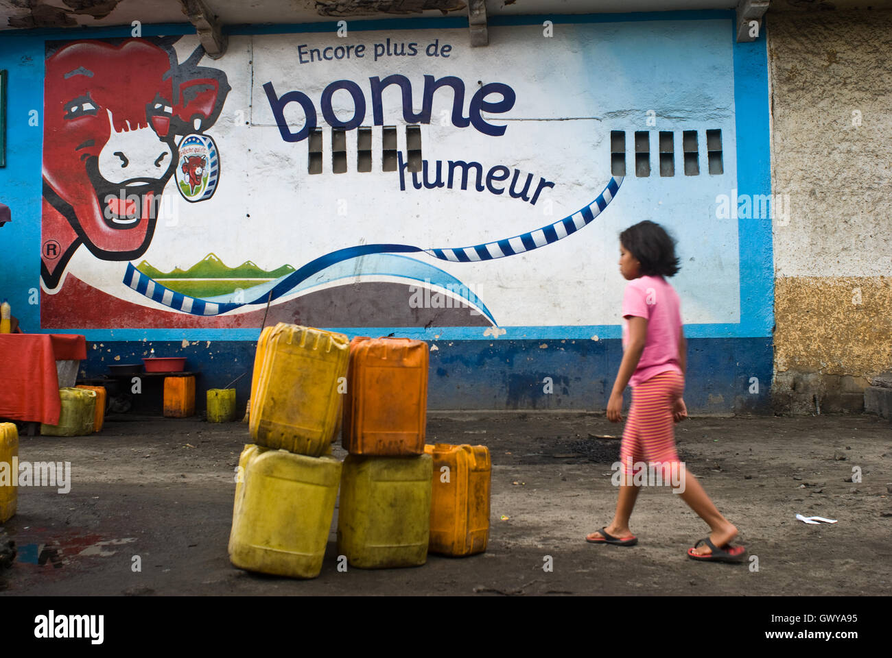 Wandbild anzeigen für einen berühmten französischen Käse ("La Vache Qui Rit", "Die lachende Kuh") (Madagaskar) Stockfoto