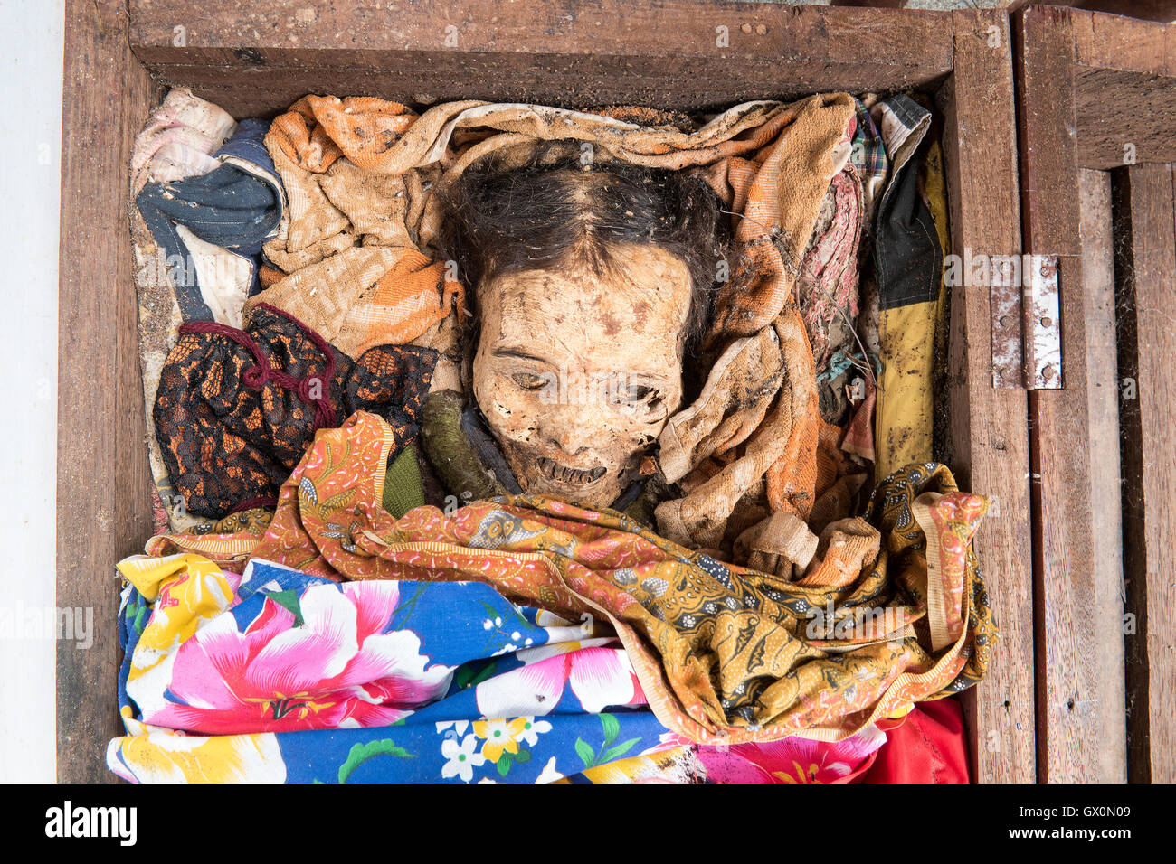 Die Toten Korper Um Die Angehorigen Zu Reinigen Sie Ihre Leichen Und Kleiden Sie Stockfotografie Alamy